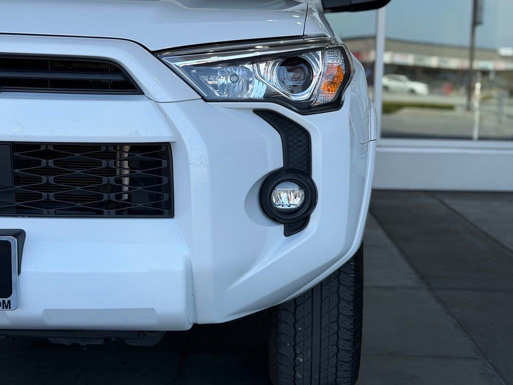 Certified 2022 Toyota 4Runner SR5 Premium w/ Moonroof Package RWD image 6
