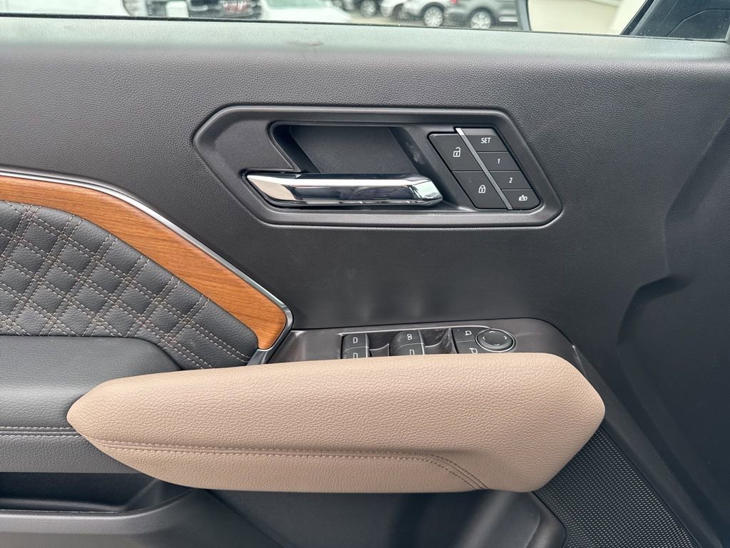 New 2026 GMC Canyon Denali image 13