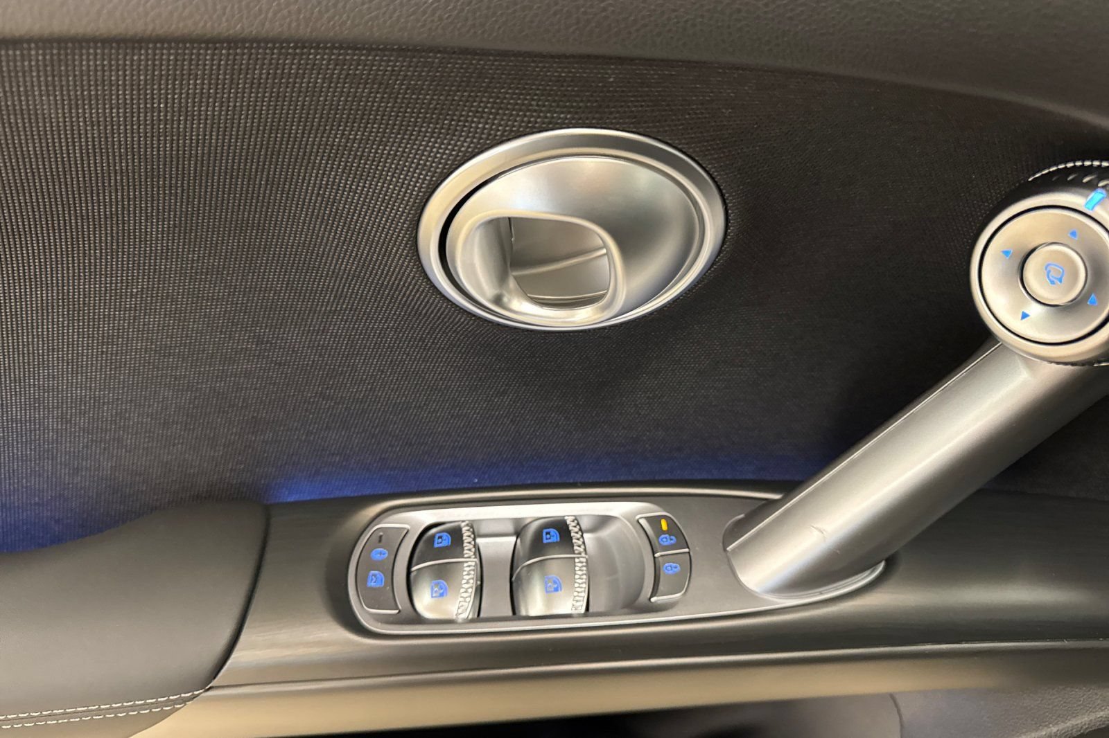 New 2026 Genesis GV60 RWD image 11