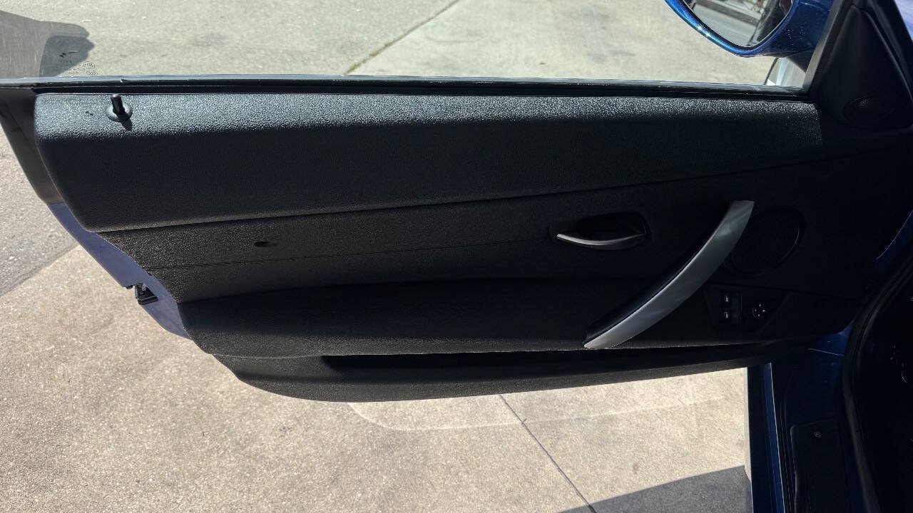Used 2007 BMW Z4 3.0i RWD image 13
