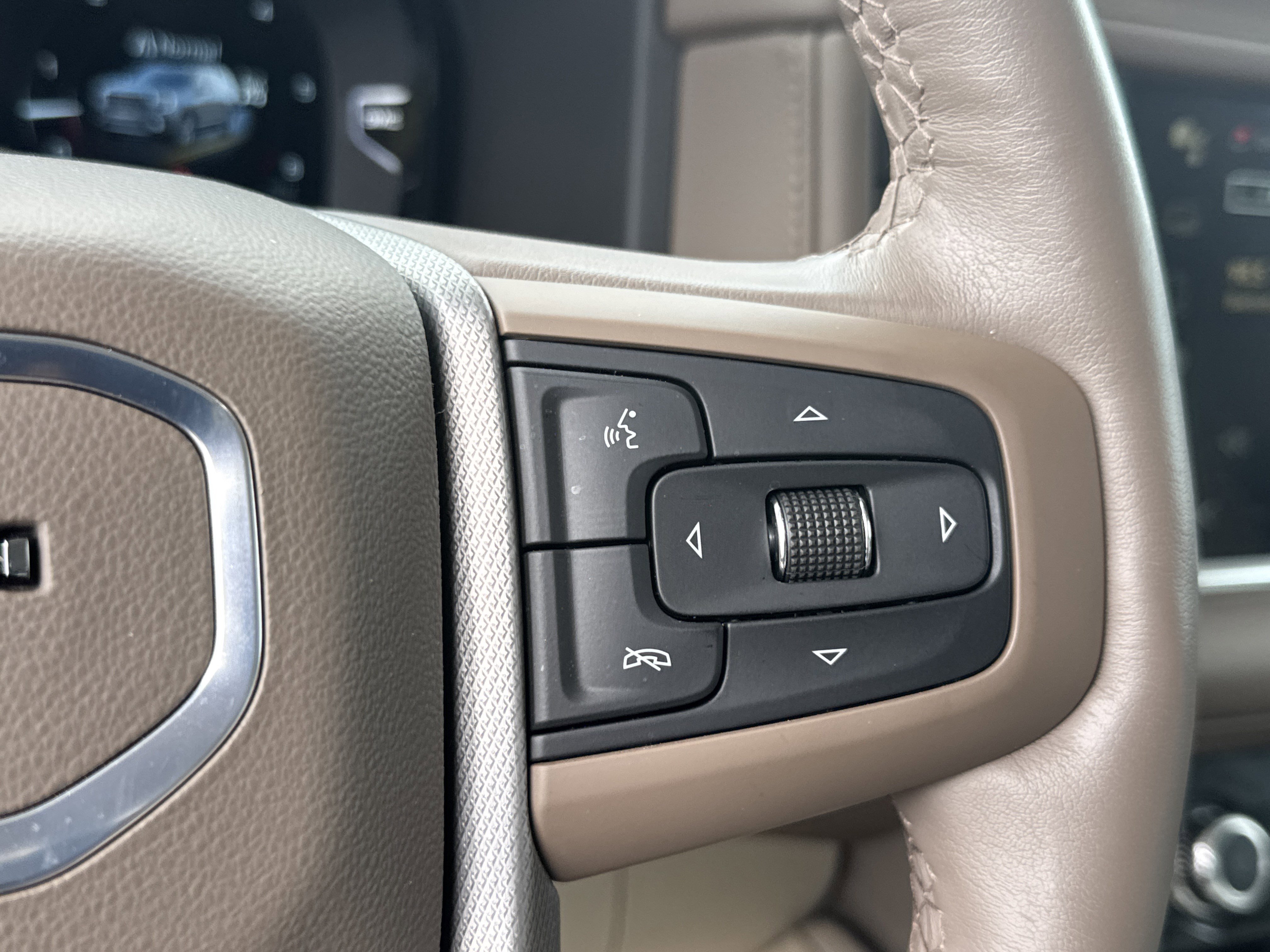 Used 2024 GMC Yukon Denali w/ Advanced Technology Package image 21