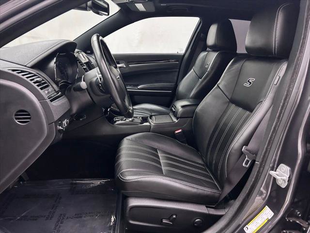 Certified 2022 Chrysler 300 S w/ Safetytec Plus Group RWD image 13