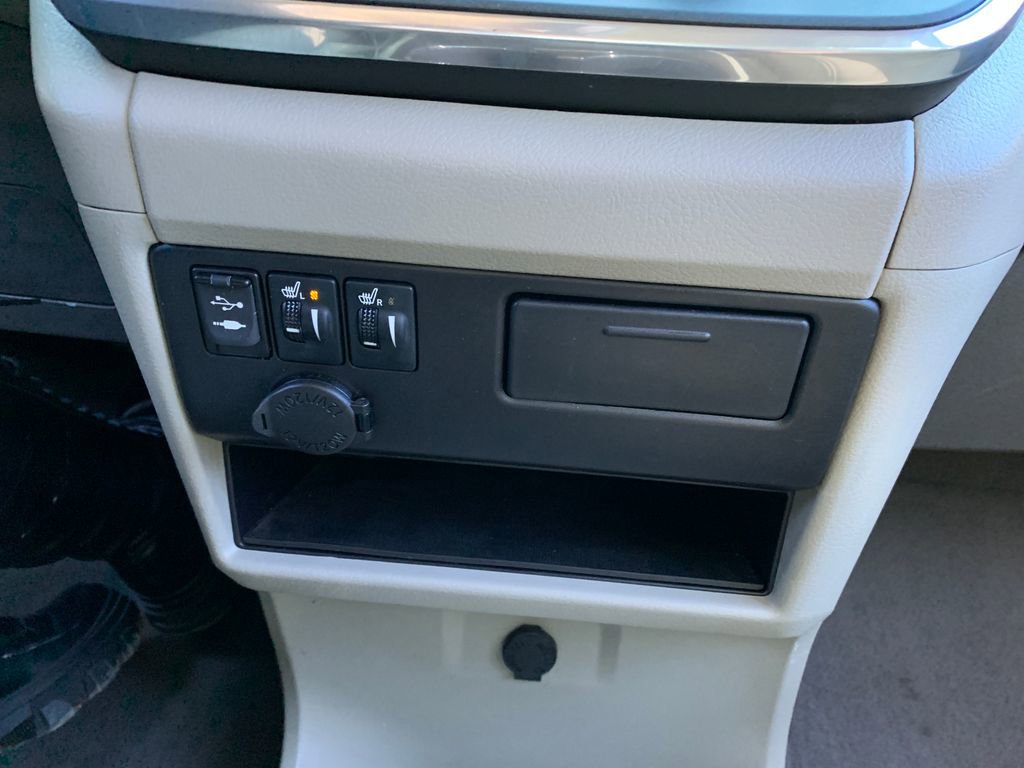 Used 2015 Toyota Sienna XLE image 24