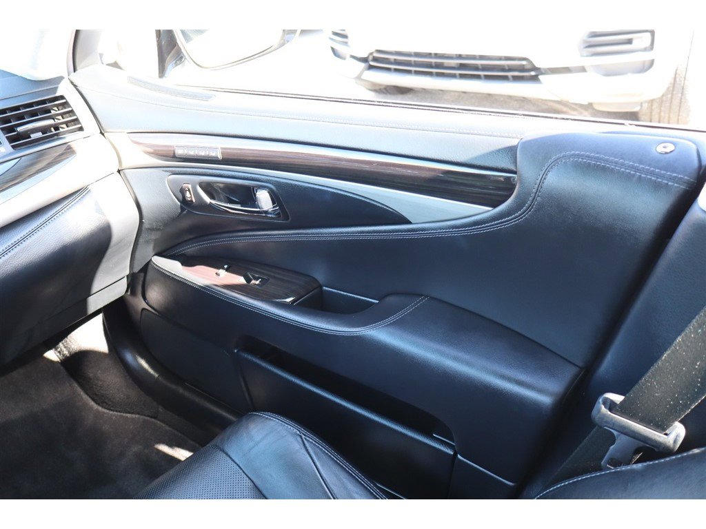 Used 2013 Lexus LS 460 AWD w/ Comfort Pkg image 23