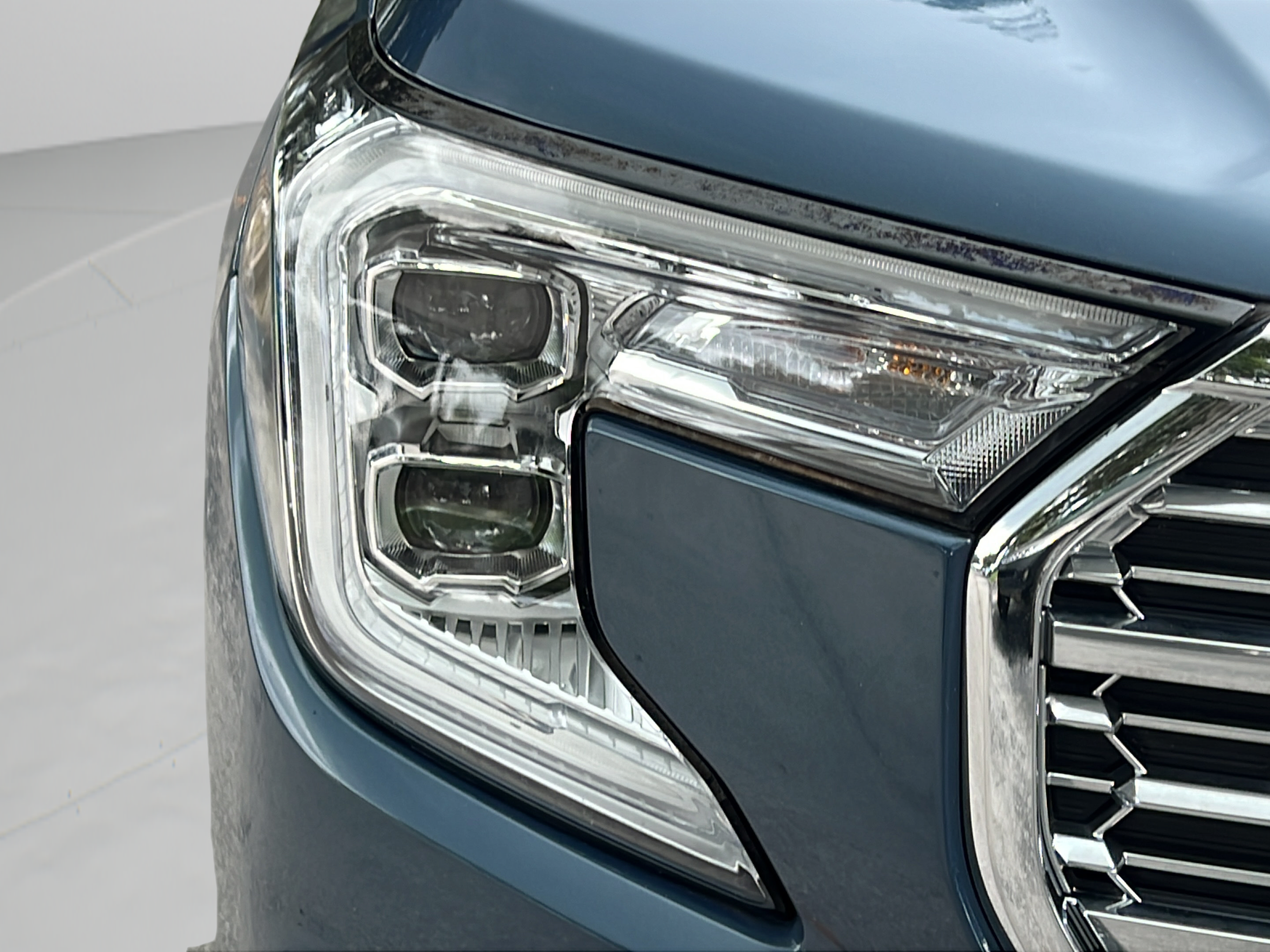 Used 2024 GMC Terrain Denali w/ Denali Premium Package AWD/4WD image 24