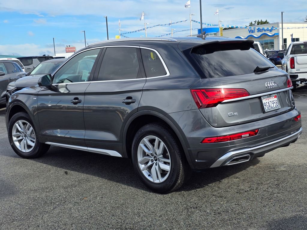 Used 2023 Audi Q5 2.0T Premium w/ Convenience Package image 3