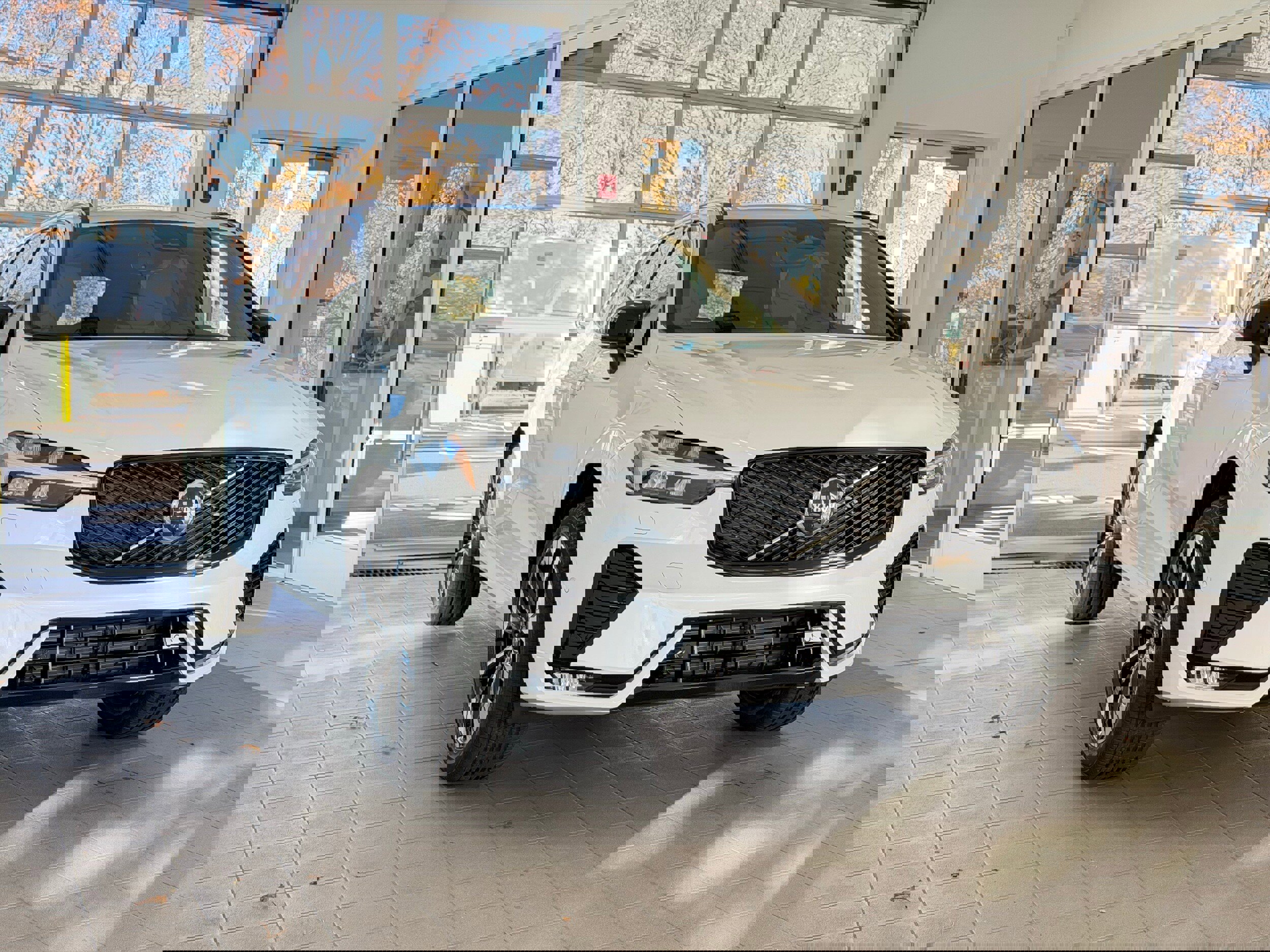 New 2026 Volvo XC60 B5 Plus w/ Protection Package Premier image 4