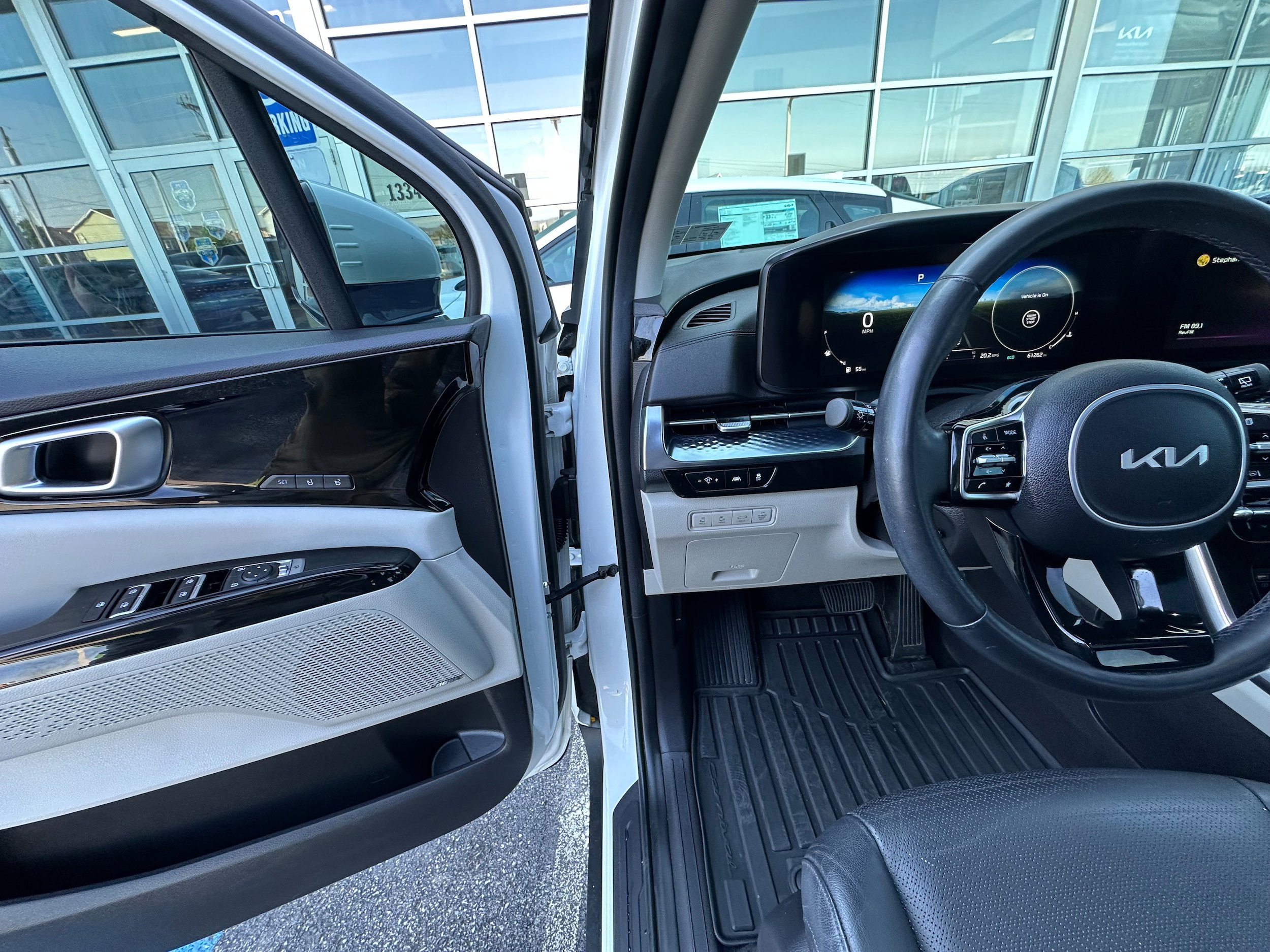 Used 2022 Kia Carnival SX Prestige FWD image 31