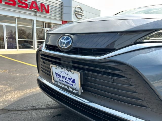 Used 2023 Toyota Venza XLE image 16