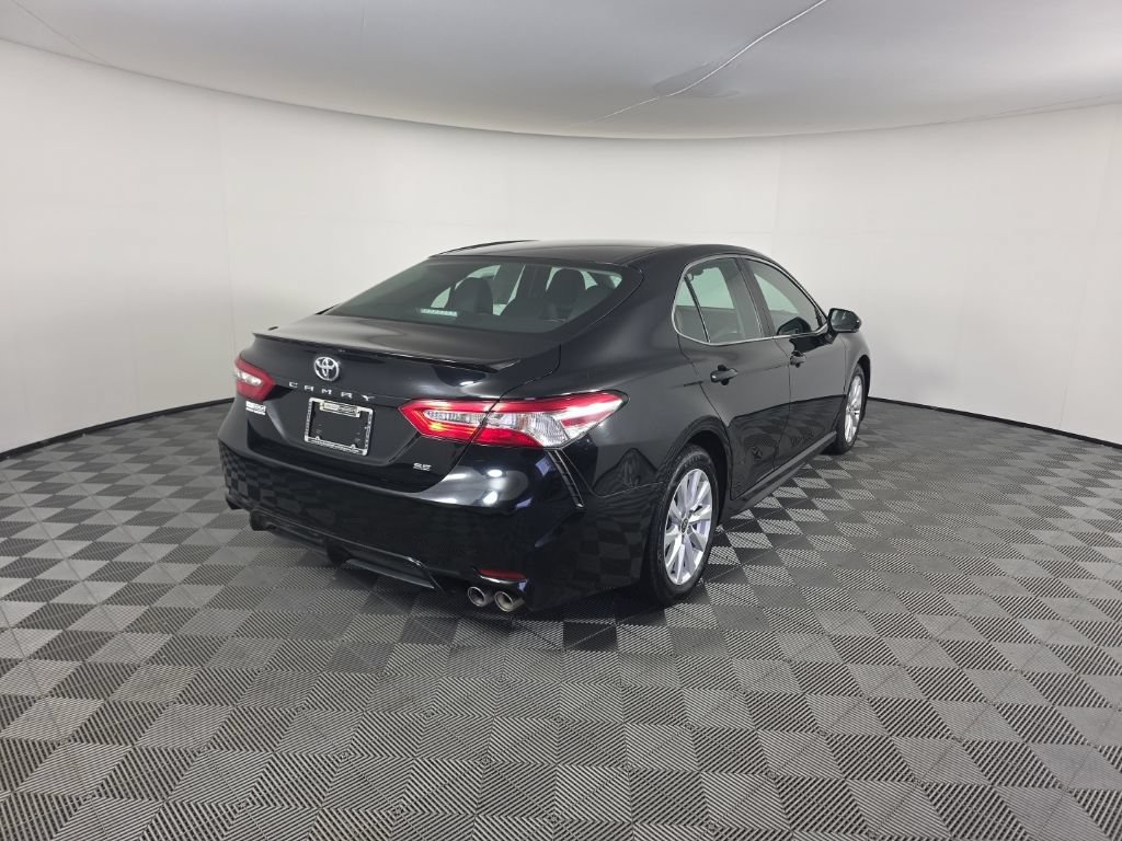 Used 2020 Toyota Camry SE FWD image 5