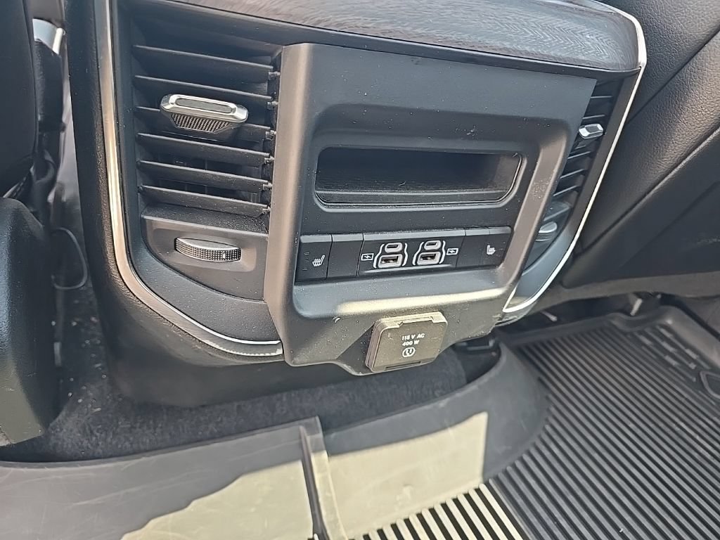 Used 2025 RAM 1500 Laramie w/ Sport Appearance Package AWD/4WD image 15