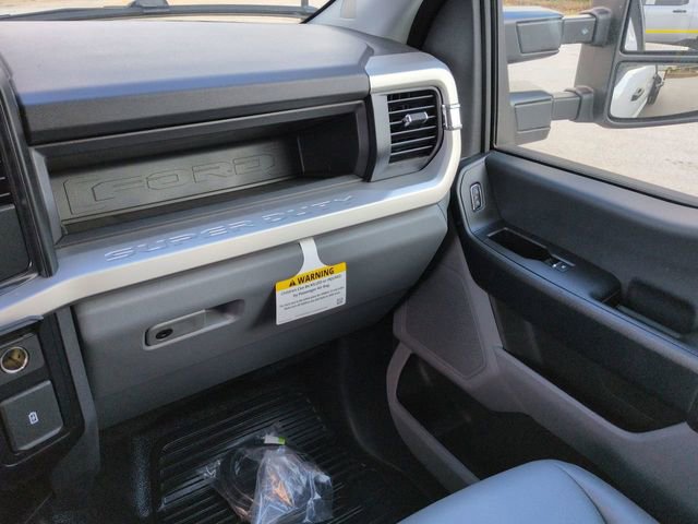 New 2025 Ford F550 4x4 Crew Cab Super Duty image 16
