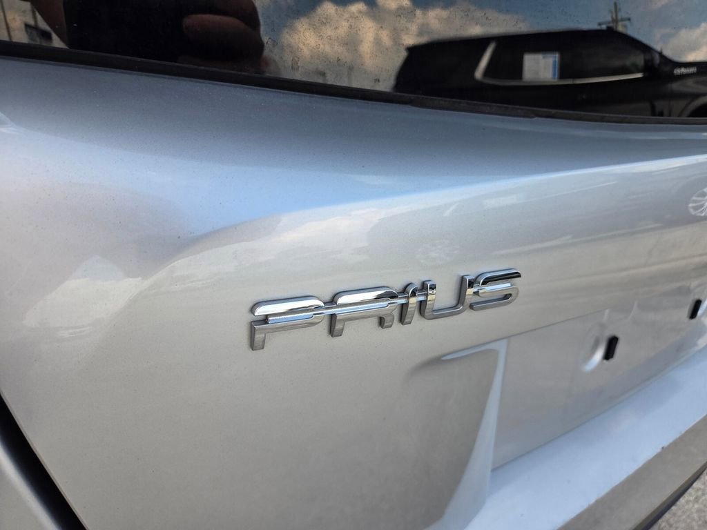 Used 2016 Toyota Prius Four image 11