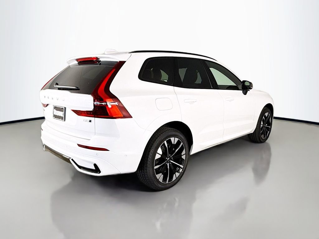 Used 2026 Volvo XC60 B5 Plus w/ Climate Package PRO image 7