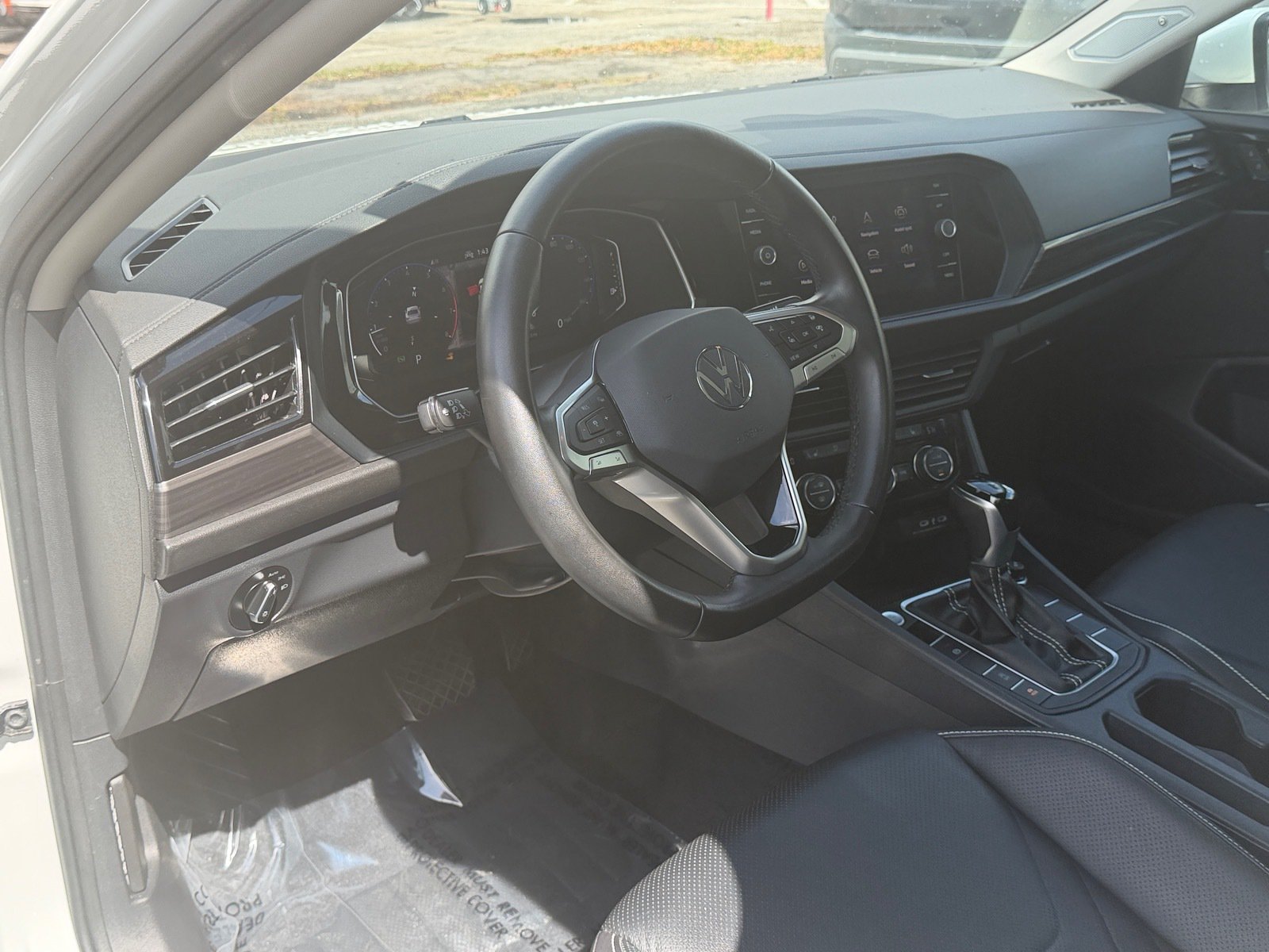Used 2024 Volkswagen Jetta SEL FWD image 11