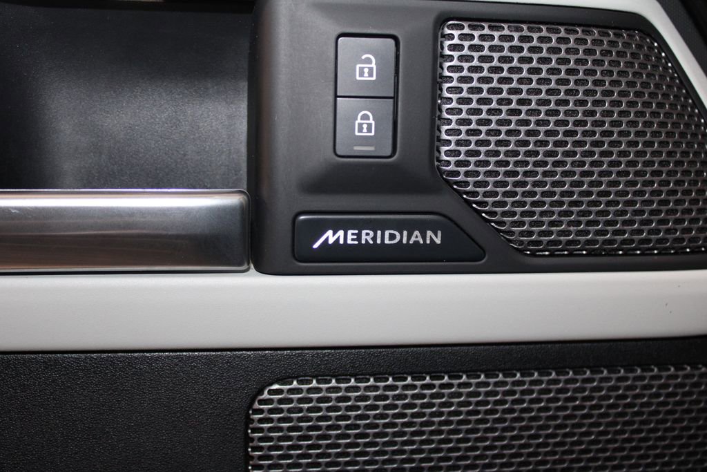 Used 2024 Land Rover Defender 110 S image 19