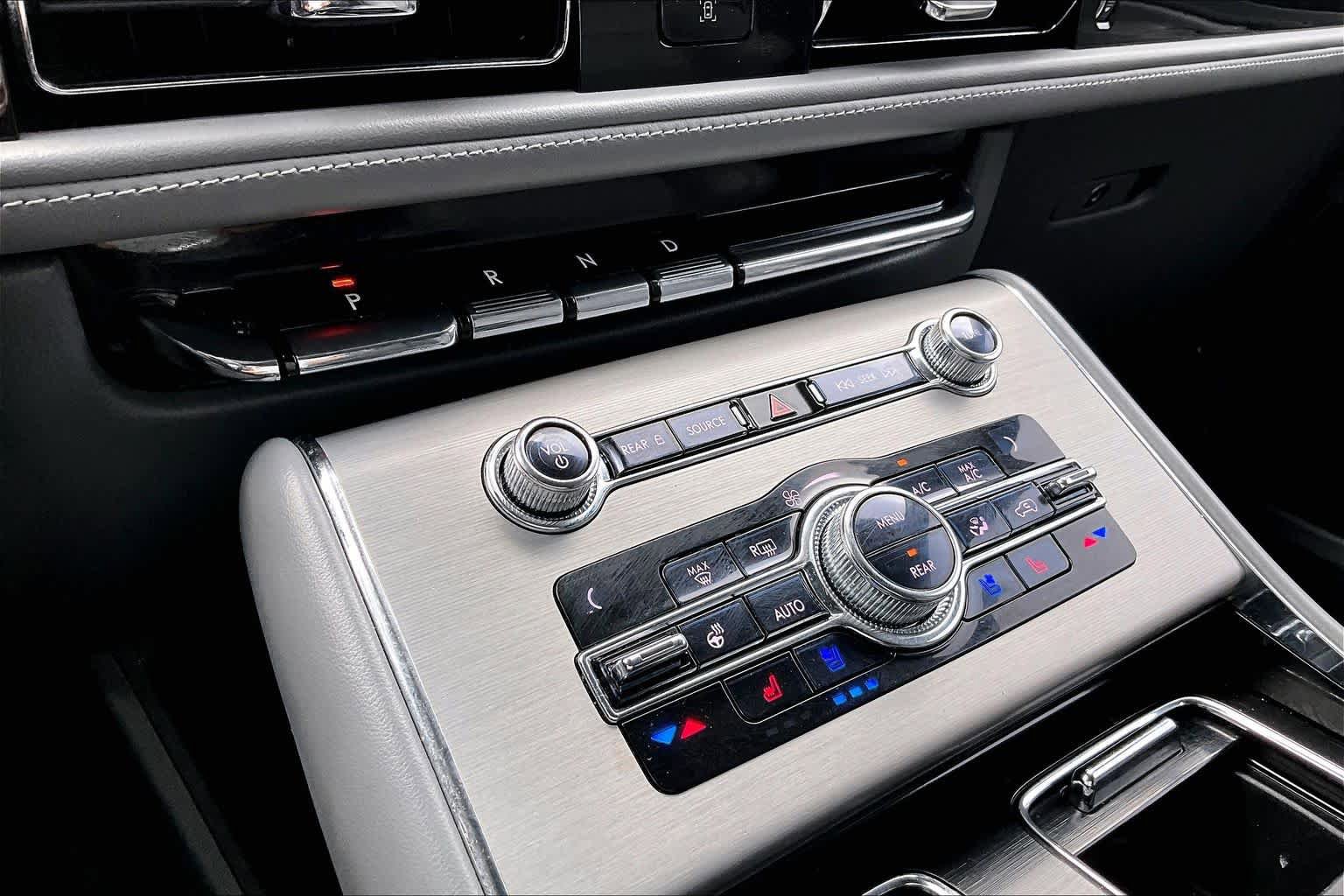 Used 2020 Lincoln Aviator Reserve w/ Equipment Group 201A RWD image 32