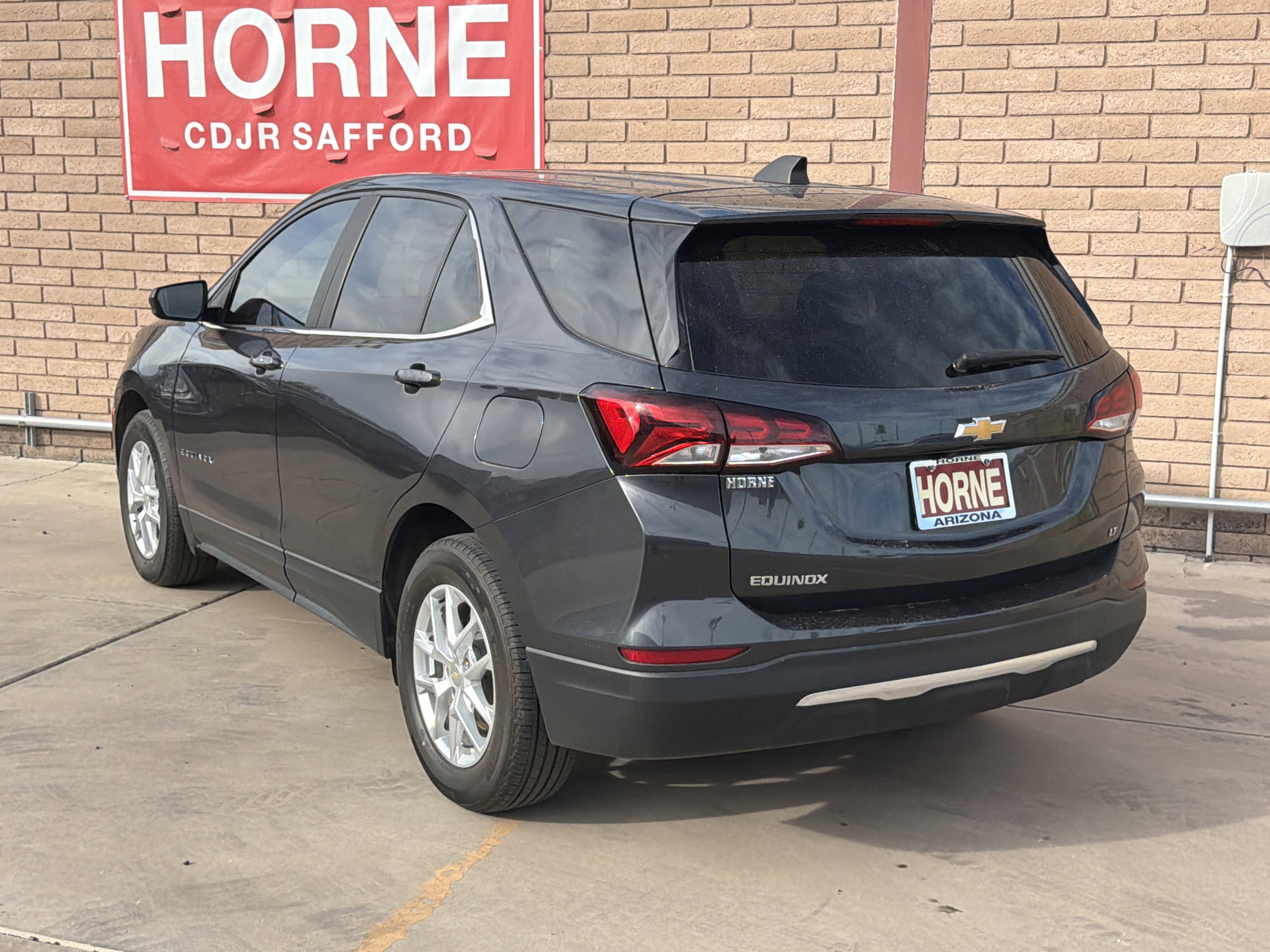 Used 2023 Chevrolet Equinox LT image 3