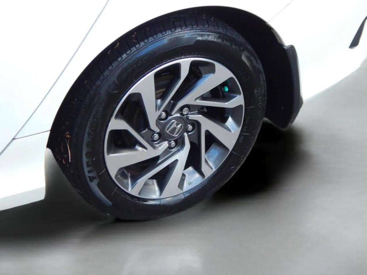 Used 2018 Honda Civic EX image 18