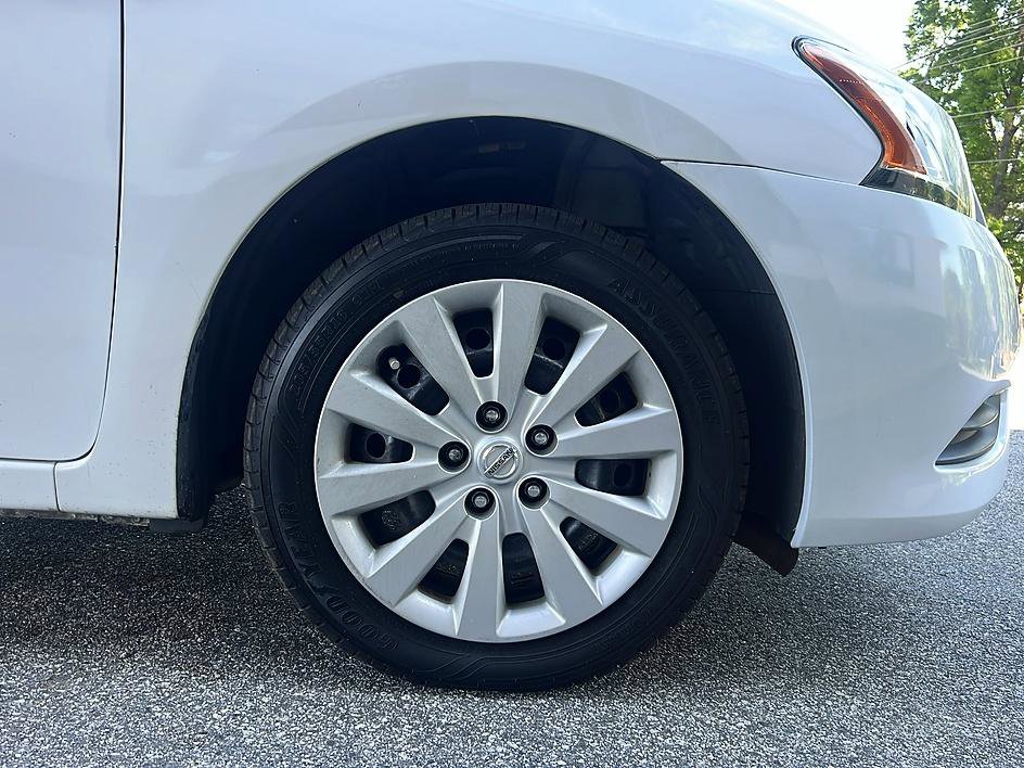Used 2015 Nissan Sentra SV FWD image 22