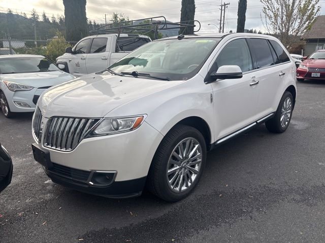 Used 2012 Lincoln MKX FWD image 4