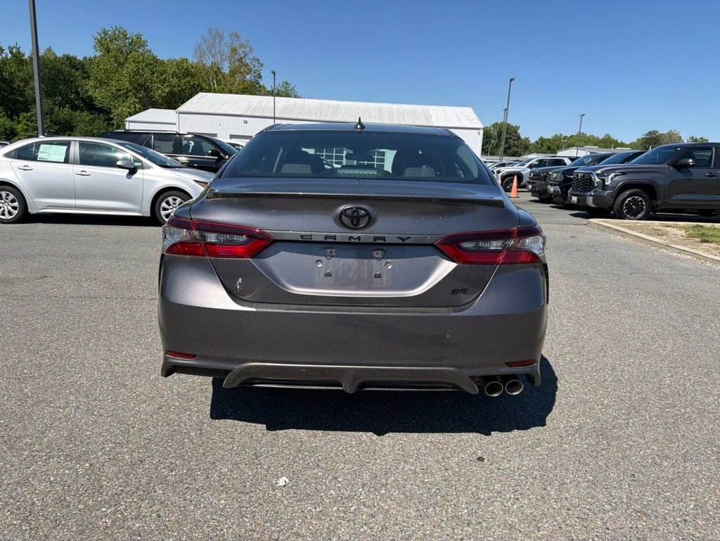 Used 2024 Toyota Camry SE FWD image 4