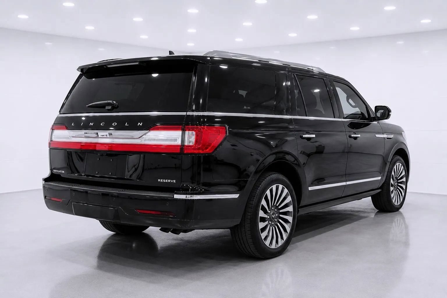 Used 2019 Lincoln Navigator Reserve AWD/4WD image 5