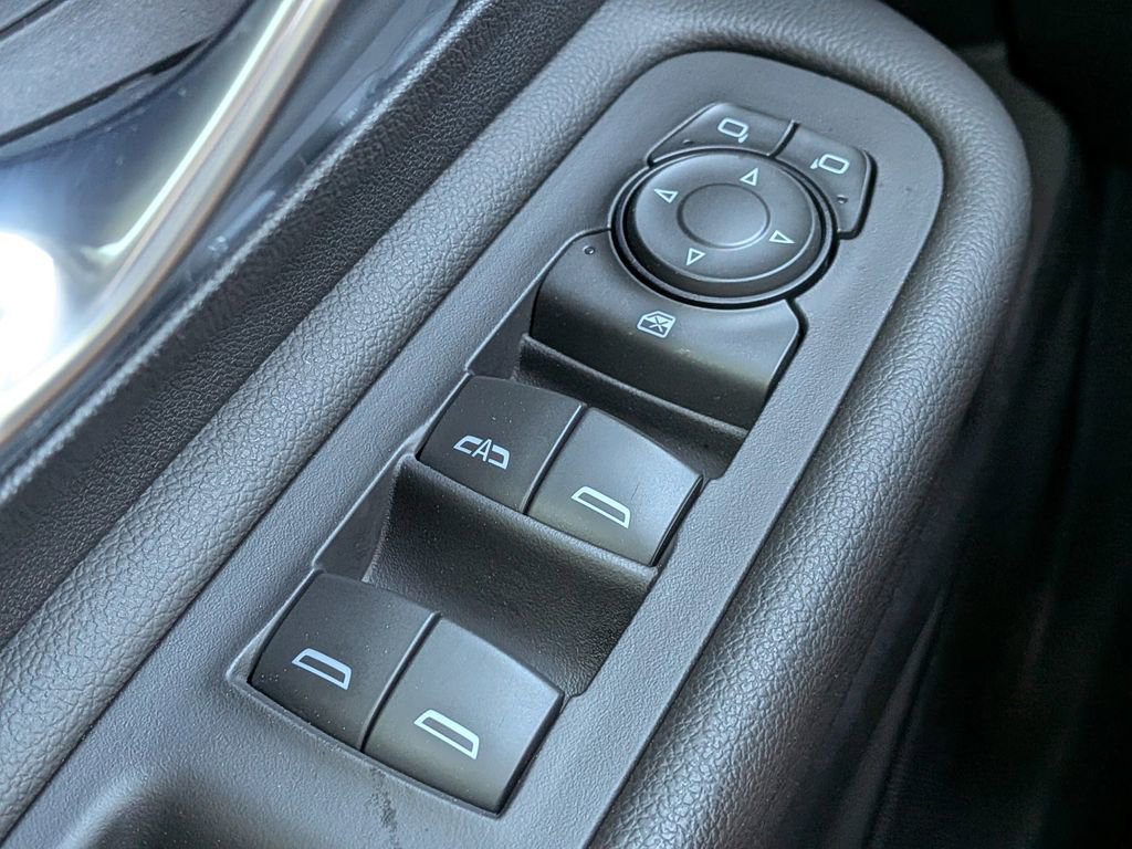 Used 2023 GMC Terrain SLE w/ Driver Convenience Package image 26