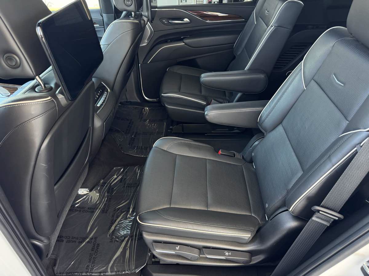 Used 2021 Cadillac Escalade Premium Luxury w/ Driver Assist Tech Package AWD/4WD image 20
