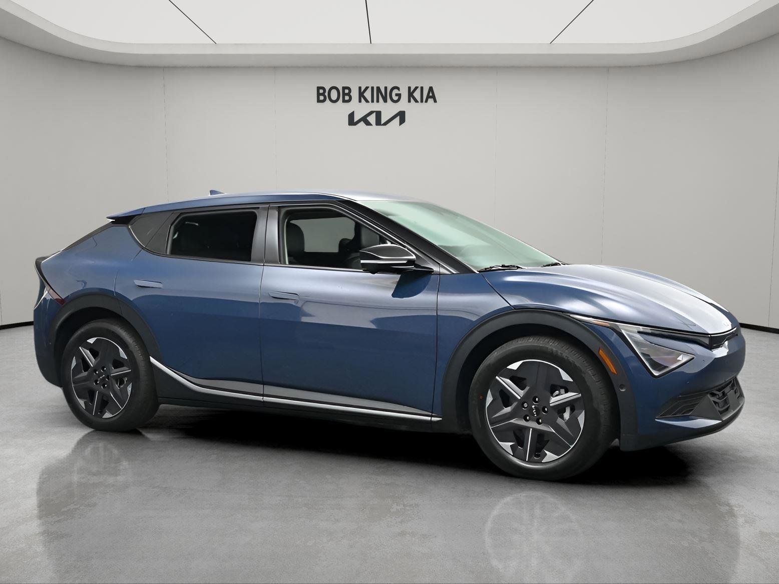 New 2025 Kia EV6 Light w/ Light LR Technology Package image 2