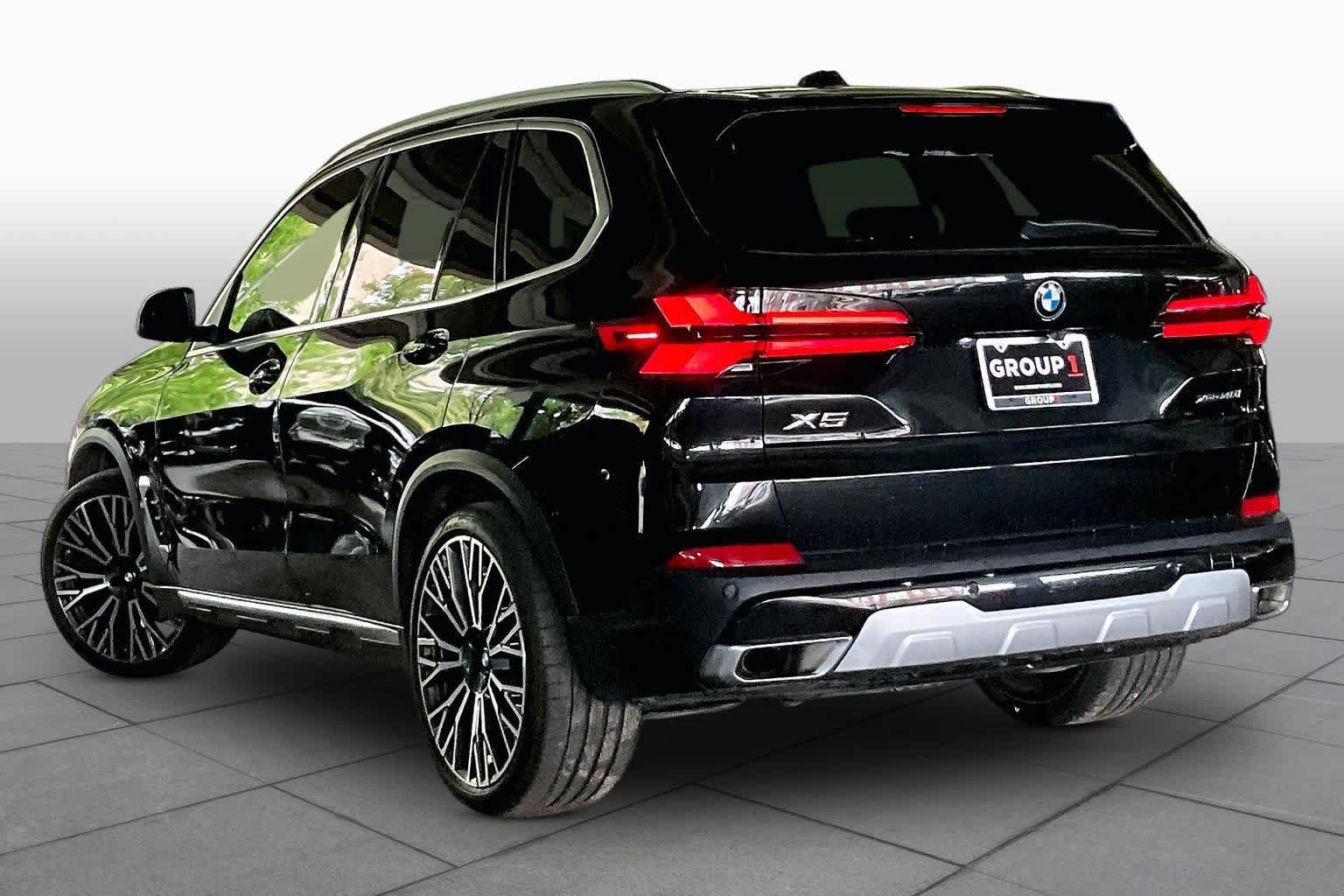 Used 2024 BMW X5 xDrive40i AWD/4WD image 11