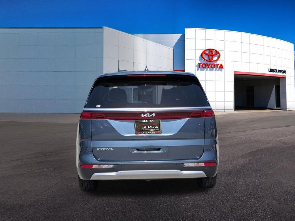 Used 2024 Kia Carnival EX FWD image 13