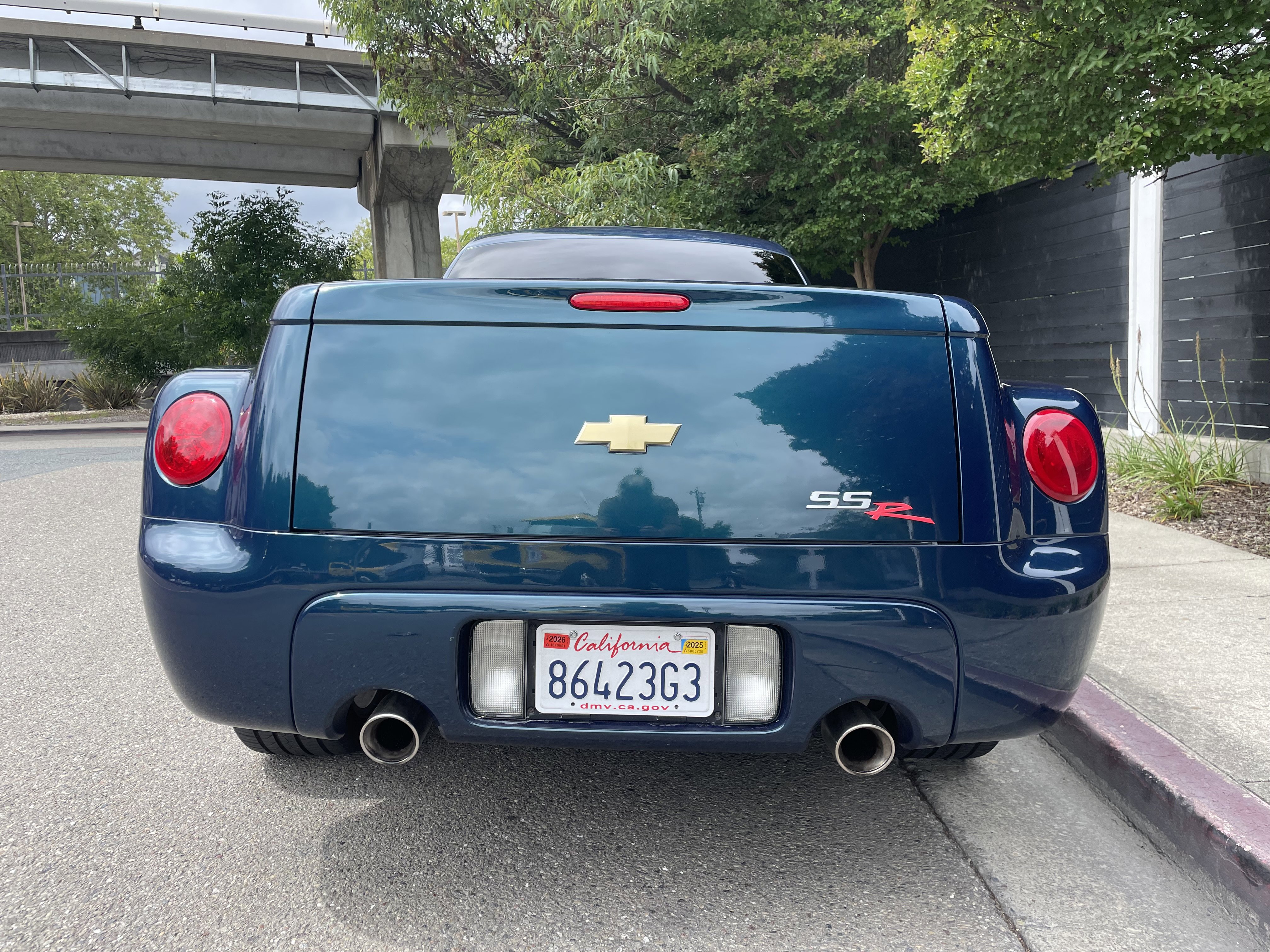 Used 2005 Chevrolet SSR w/ Preferred Equipment Group RWD image 9