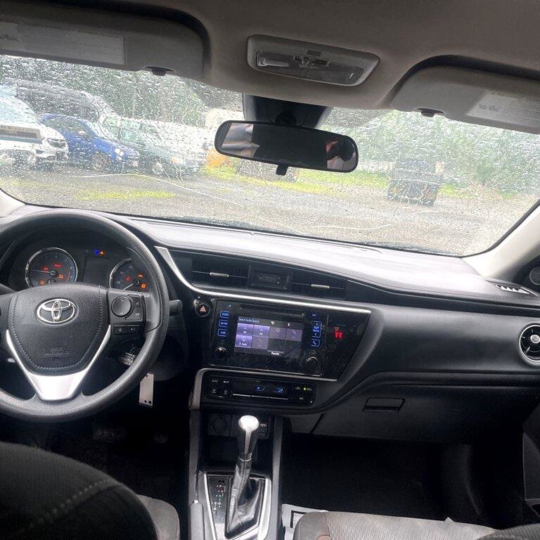 Used 2018 Toyota Corolla LE FWD image 7
