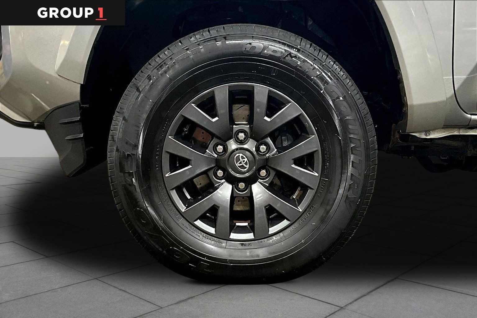 Certified 2023 Toyota Tacoma SR5 AWD/4WD image 11