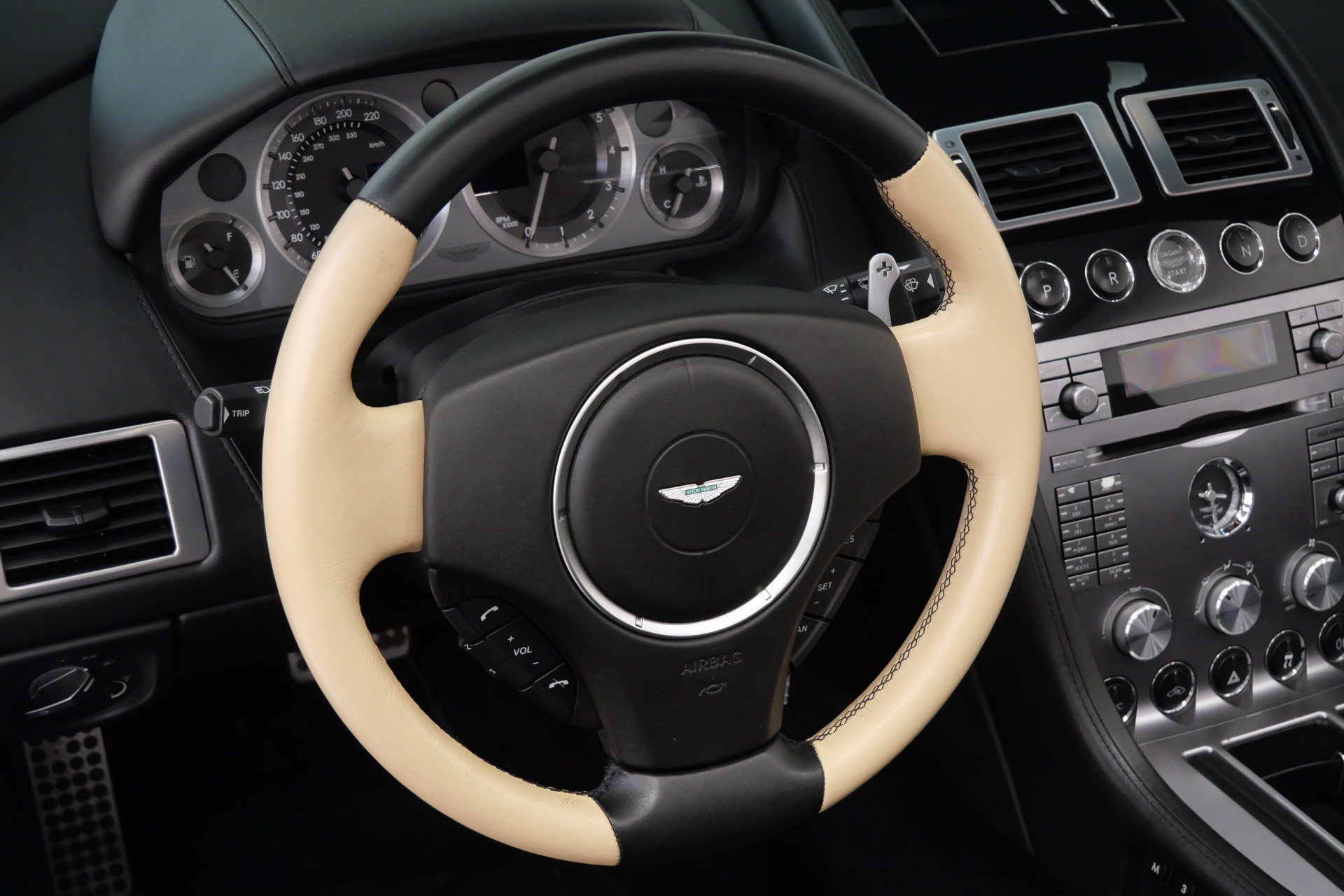 Used 2008 Aston Martin DB9 Volante RWD image 15