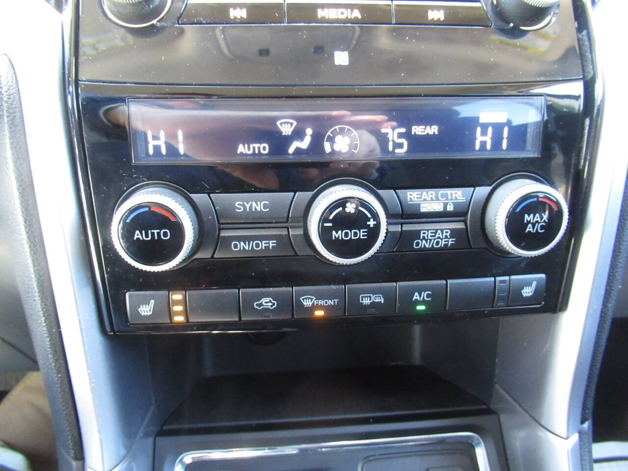 Used 2019 Subaru Ascent Premium AWD/4WD image 16
