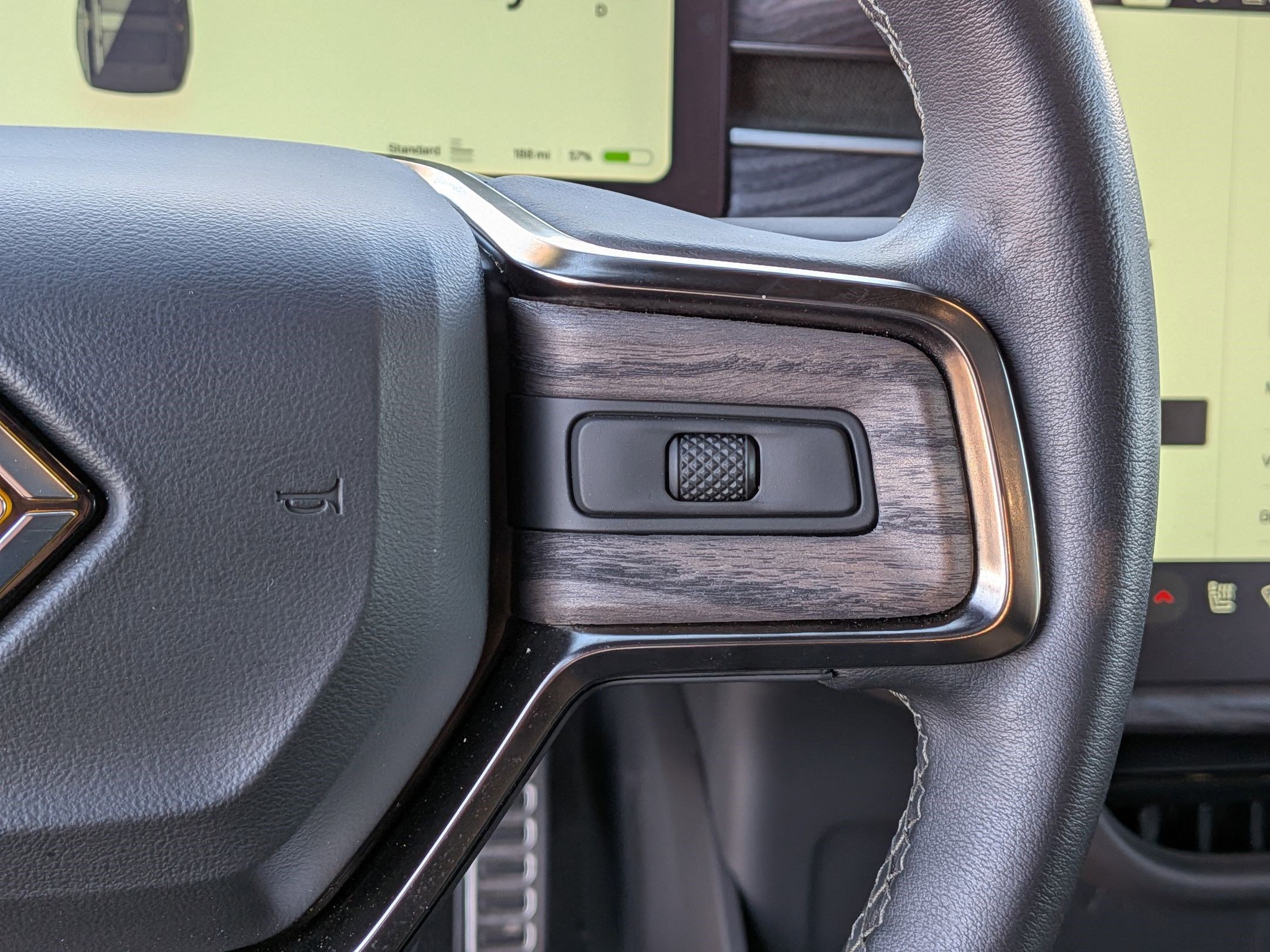 Used 2022 Rivian R1S Launch Edition image 19