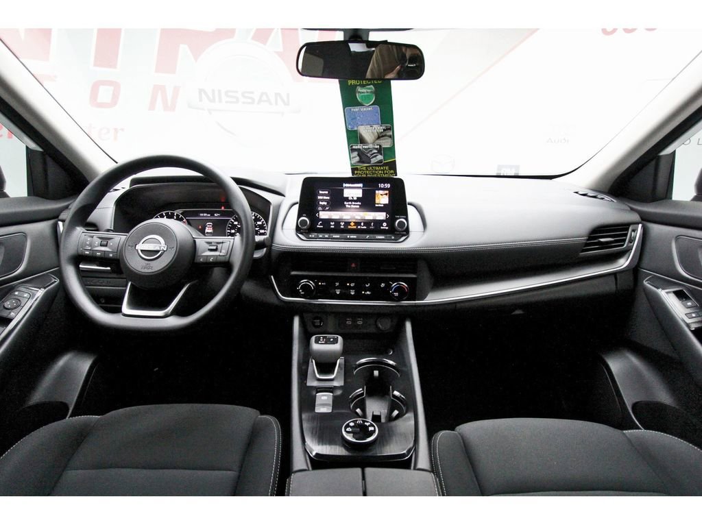 Used 2024 Nissan Rogue S image 7