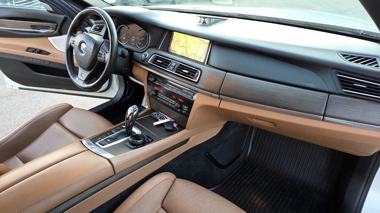 Used 2015 BMW 750i xDrive AWD/4WD image 47