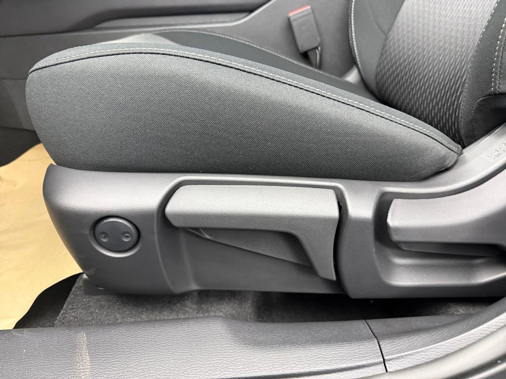 New 2026 Mitsubishi Outlander ES image 13