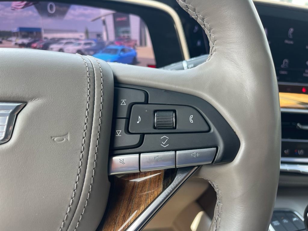 Used 2023 Cadillac Escalade Sport Platinum w/ LPO, ONYX Package image 19