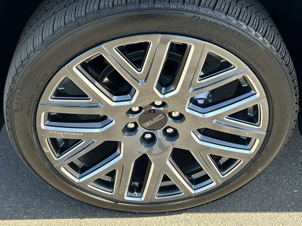 Used 2025 GMC Yukon Denali Ultimate image 34