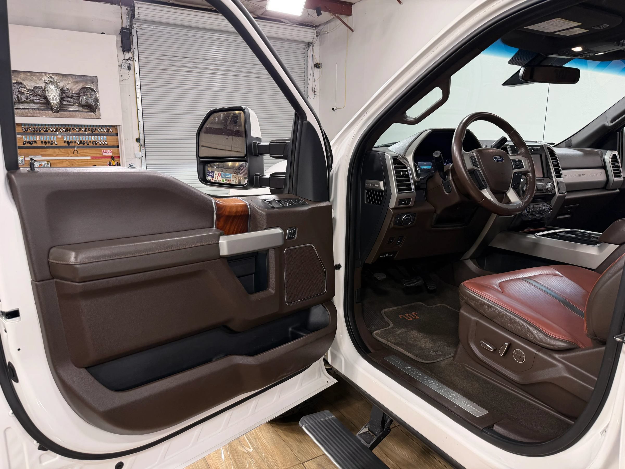 Used 2018 Ford F250 King Ranch w/ King Ranch Ultimate Package AWD/4WD image 12