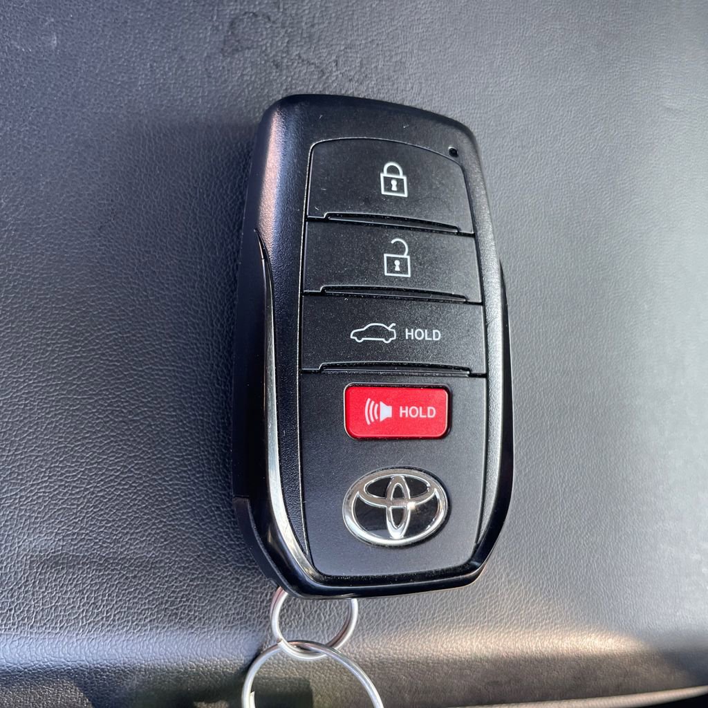 Used 2025 Toyota Camry LE image 20