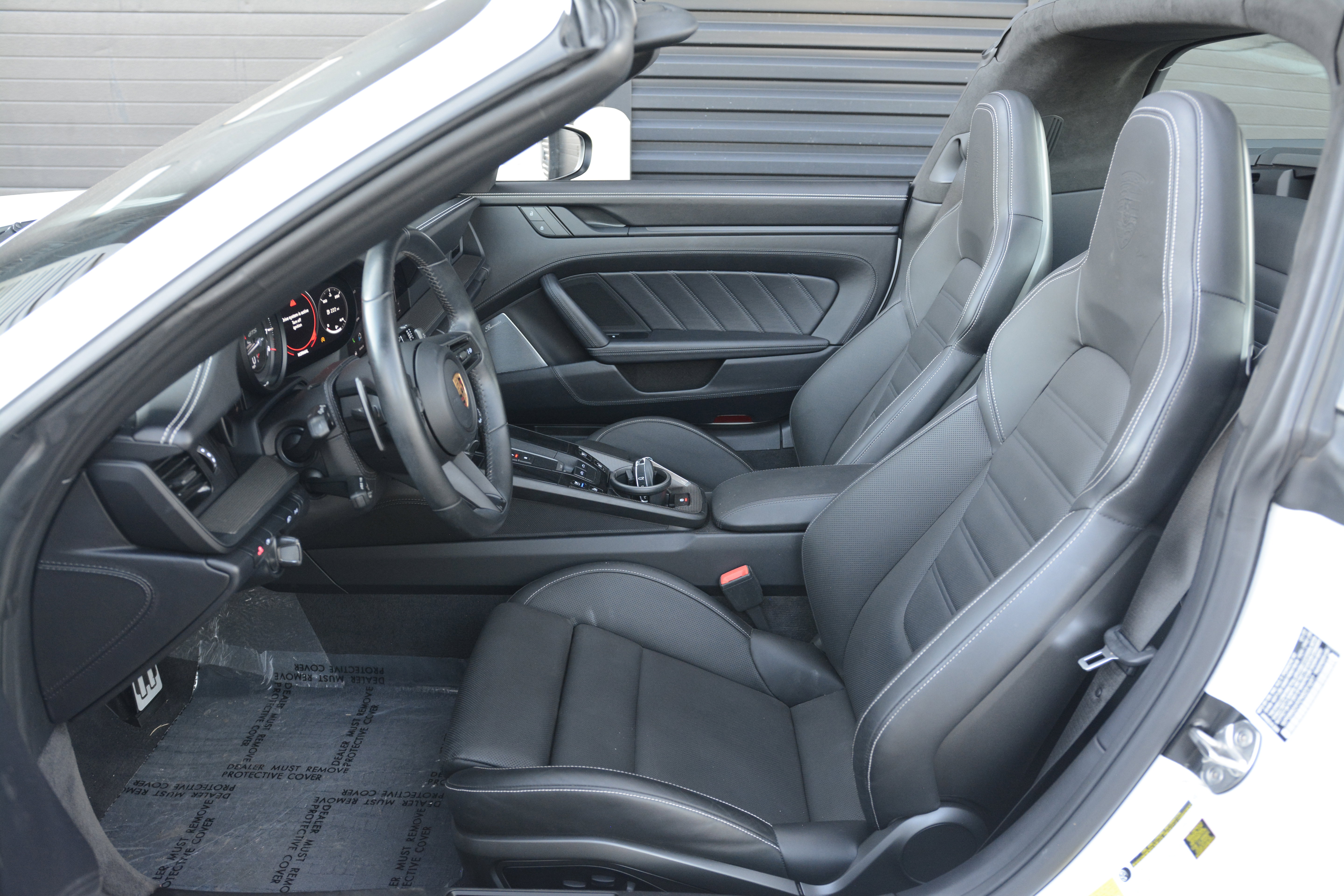 Certified 2022 Porsche 911 Targa 4 GTS AWD/4WD image 17