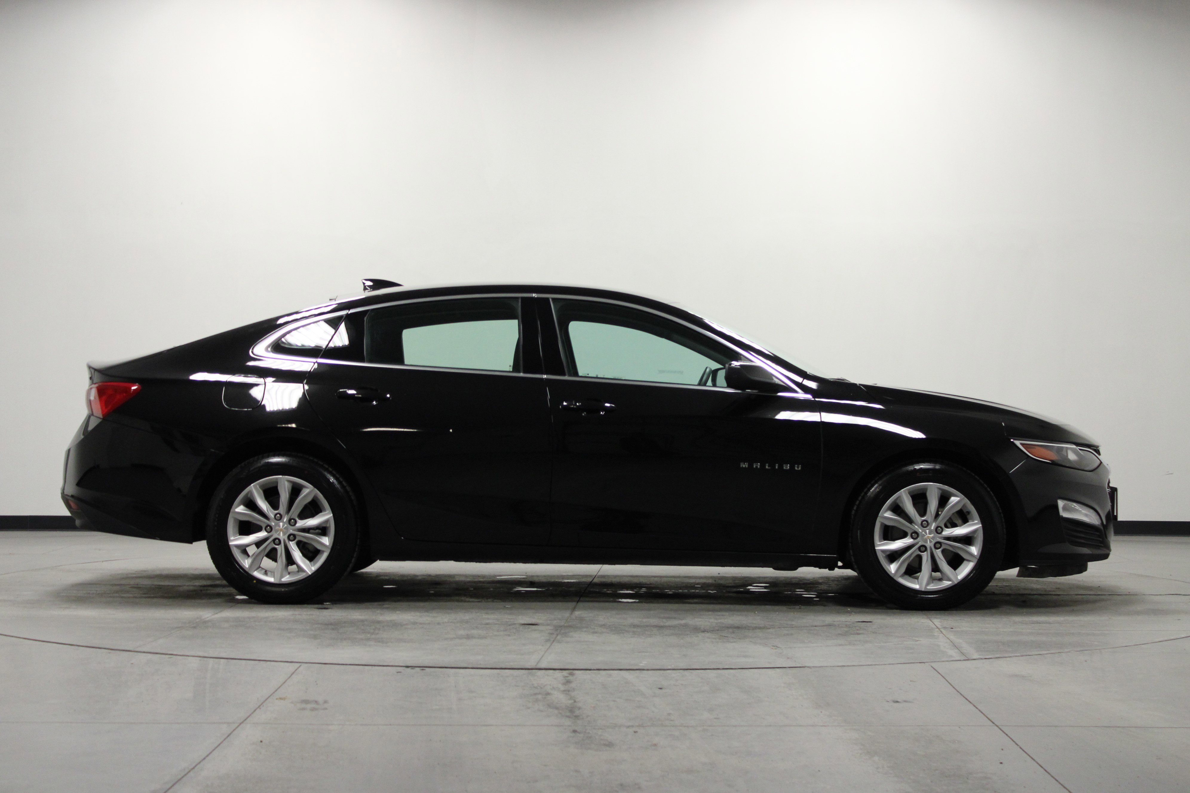 Used 2023 Chevrolet Malibu LT image 3