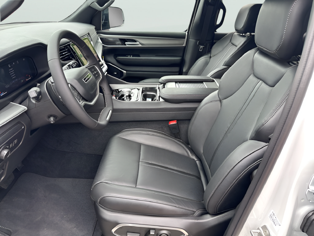 New 2026 Jeep Grand Wagoneer L 4WD image 18