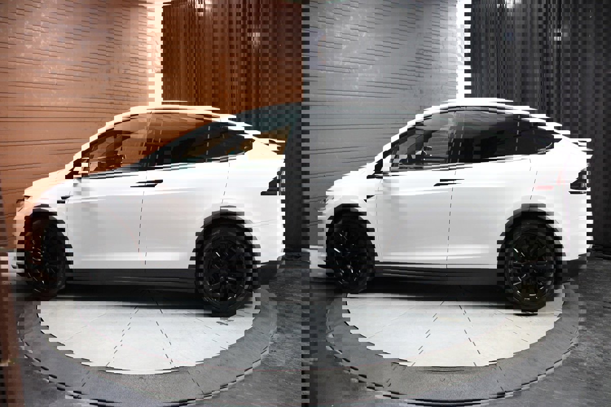 Used 2022 Tesla Model X Plaid image 52