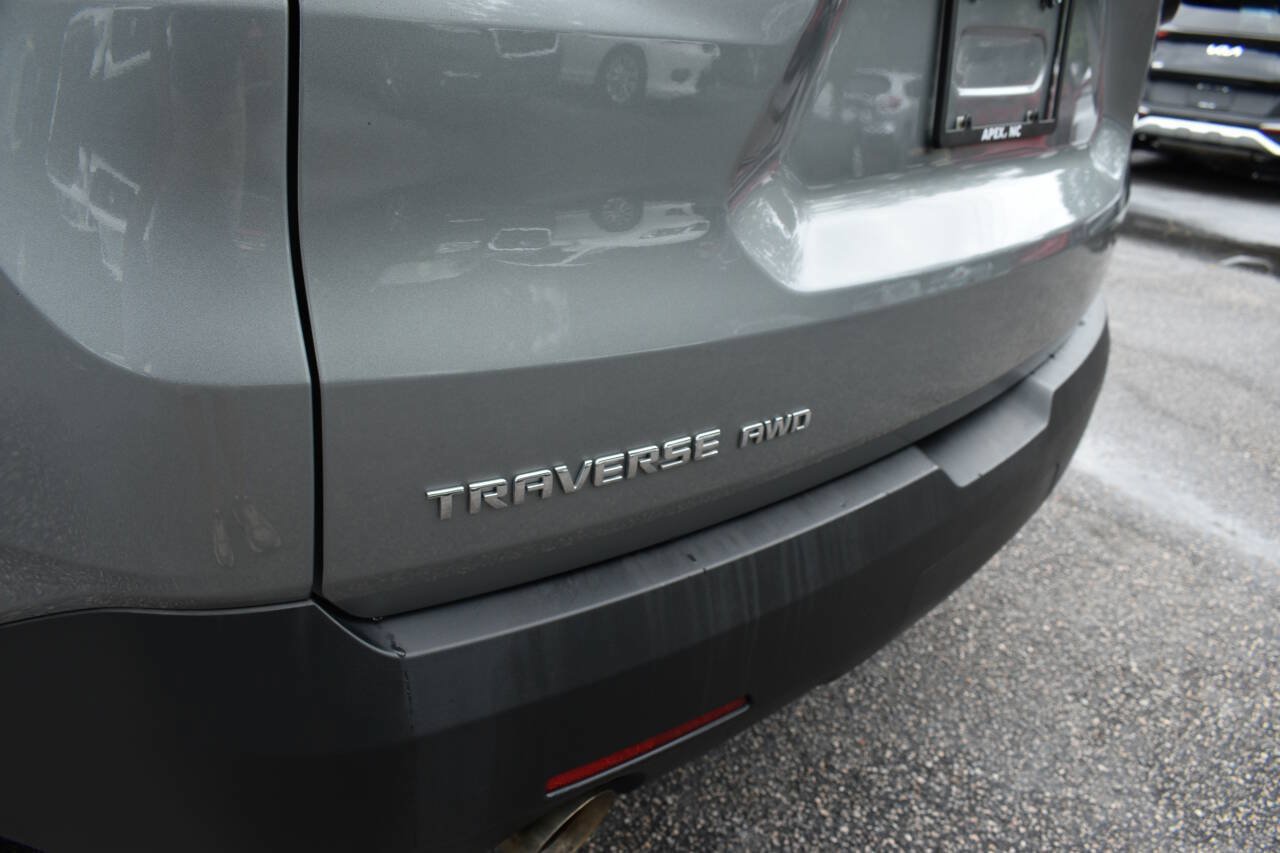 Used 2023 Chevrolet Traverse LT w/ LPO, Cargo Package AWD/4WD image 33